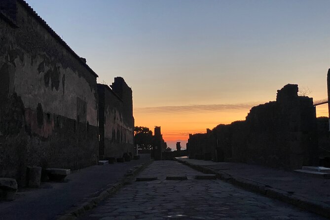 2 Hours Pompeii Group Tour with Archaeologist Guide and Skip the Line - Starting at Piazza Esedra and handling the ticket line
