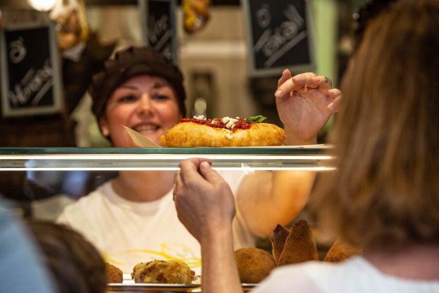 A taste of Napoli: Food Walking Tour with Local Tour Guide - Sfogliatella and a pastry with centuries of appeal