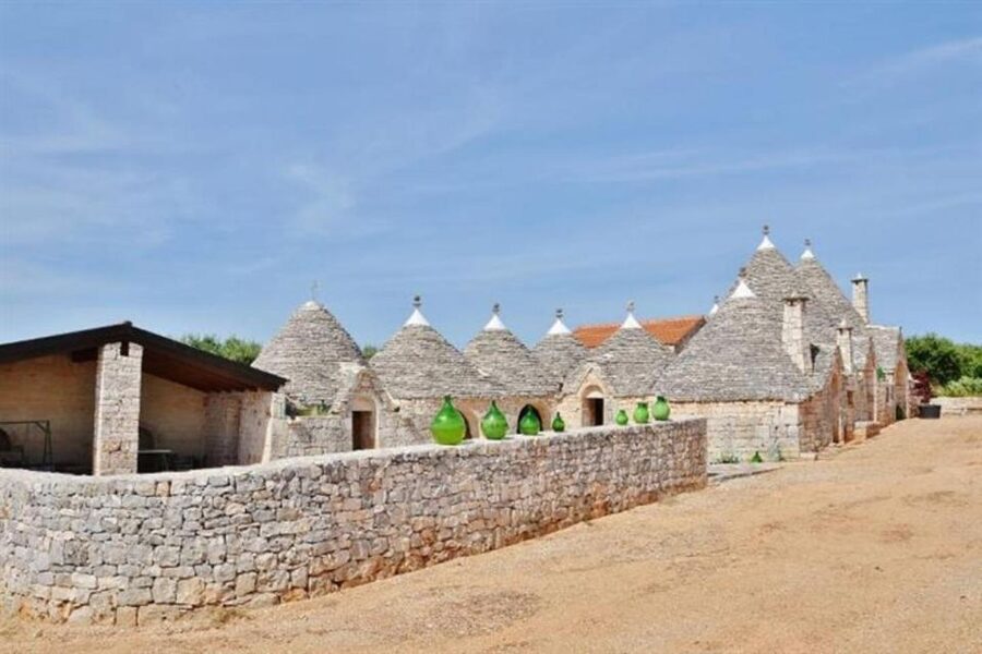 Alberobello: Full–Day Private Trulli Historical Tour - Leaving Naples in a private minivan