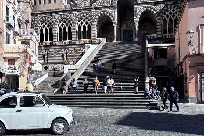 Amalfi : Private Transfer from Naples visit Pompeii - A service built around communication