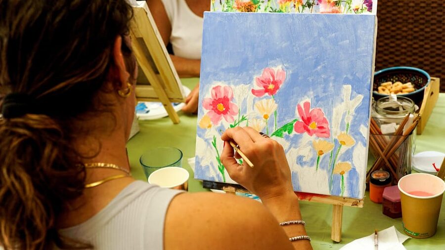 Art Workshop in Naples city centre with Aperitif - Should you book this Naples painting workshop?