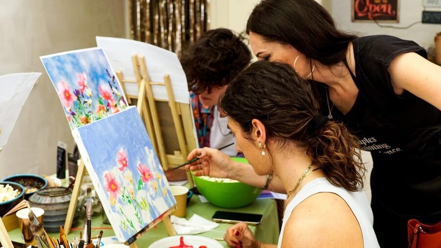 Art Workshop in Naples city centre with Aperitif - Painting Naples in a Piazza Bellini café