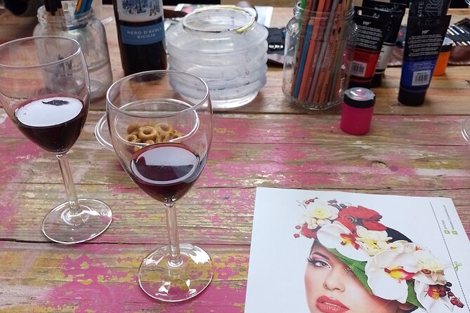 Art worshop with aperitif in Naples - A small group makes a real difference