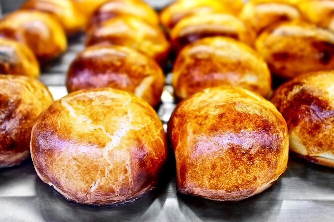 Authentic Naples Food Tour with 8+ Tastings of Pizza, Wine & More - Via Toledo and the final coffee