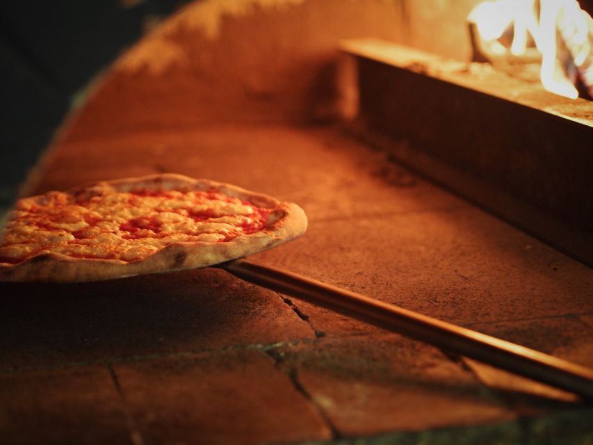 Authentic Neapolitan Pizza Lesson - The people who make the experience work