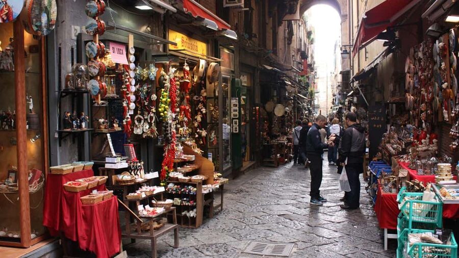 Best of Naples: Private Walking Tour with a Local - Why a private walk works well in Naples