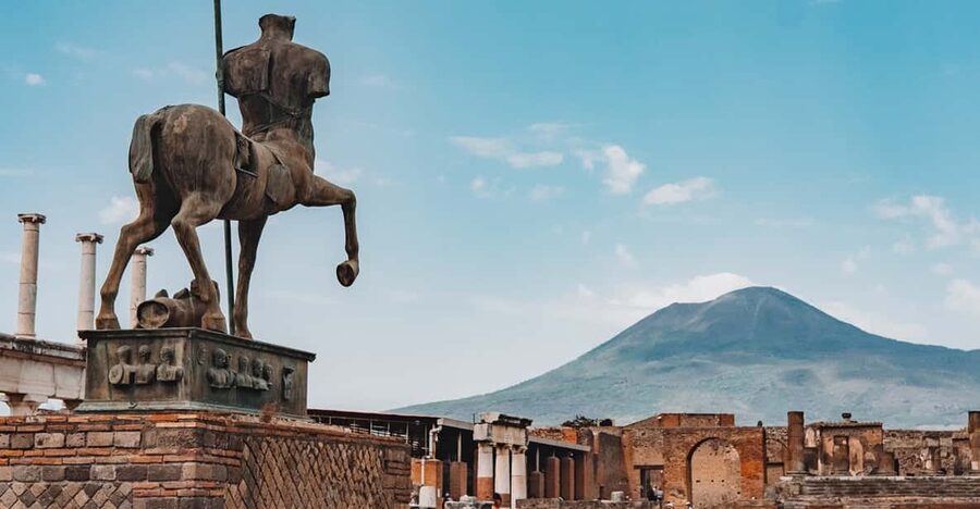 Castellammare di Stabia: Mount Vesuvius & Pompeii Ruins Trip - Walking toward the Vesuvius crater