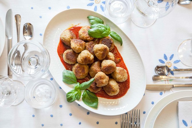 Cesarine: Dining & Cooking Demo at Local's Home in Naples - Who will enjoy this most