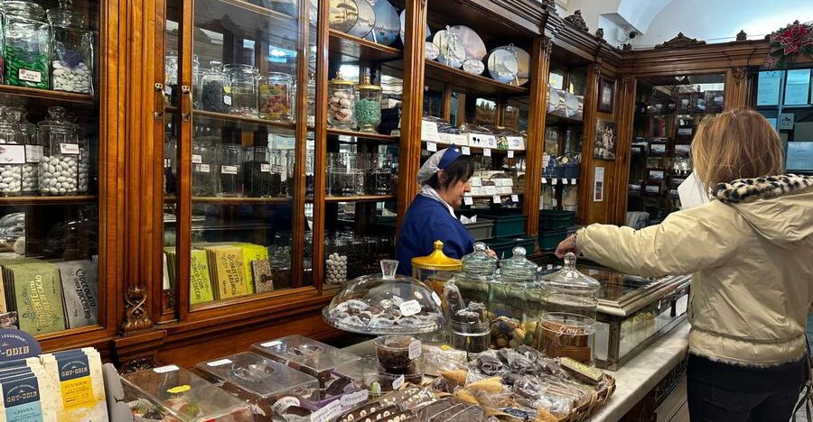 Chocolate and Pastry tasting tour in Napoli Old Town - Key points at a glance