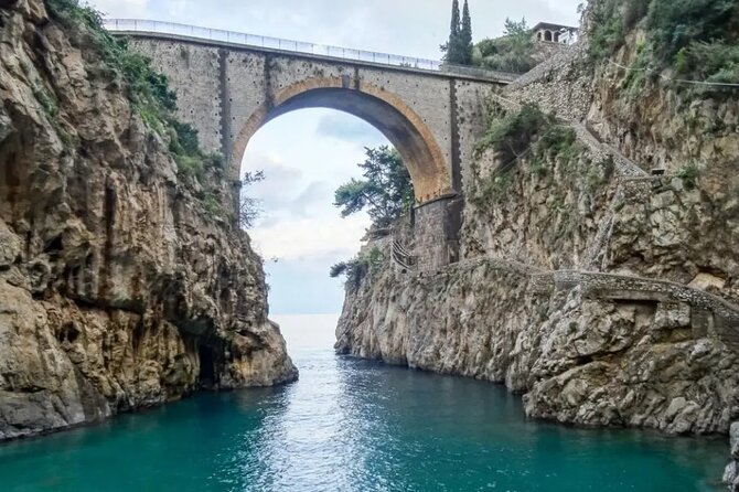 Deluxe Tour of the Amalfi Coast – Small Group - Meta: a five-minute taste of Sorrento country