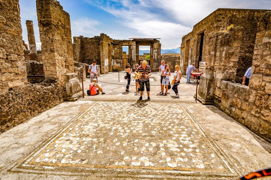 Discover Mt. Vesuvius: Private 3-Hour Tour from Pompeii - Should you book Mount Vesuvius from Pompeii?