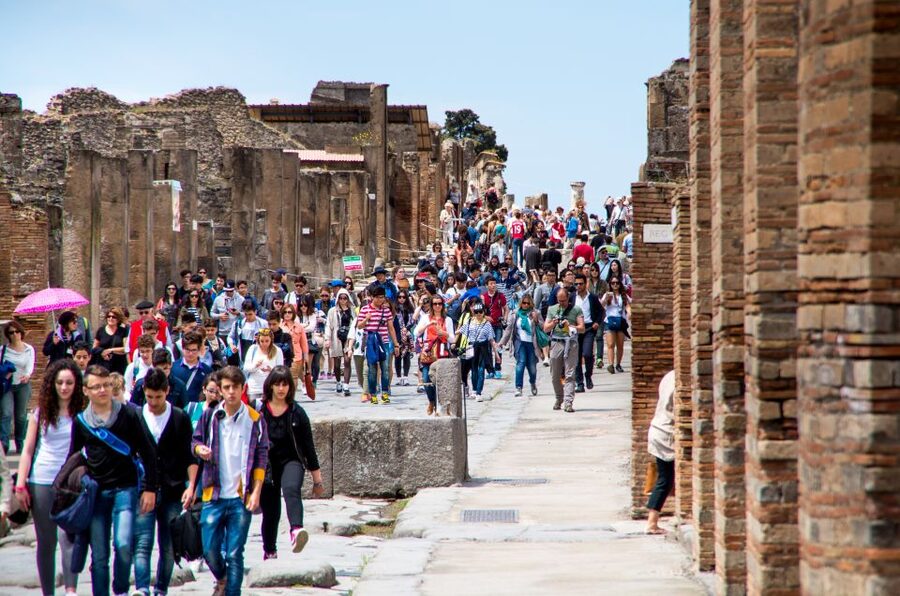 Discover Mt. Vesuvius: Private 3-Hour Tour from Pompeii - A private ride with a practical purpose