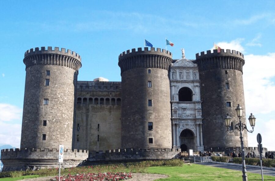 Discover Naples: Guided 3-Hour Walking Tour Through Naples - Why Naples makes sense on foot