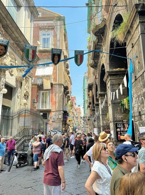 Discover Naples: Guided 3-Hour Walking Tour Through Naples - Markets, shopping, and ordinary Neapolitan life
