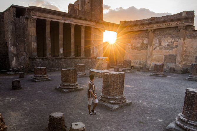 DISCOVERING POMPEII - VIP tour/Small group - The practical demands of Pompeii