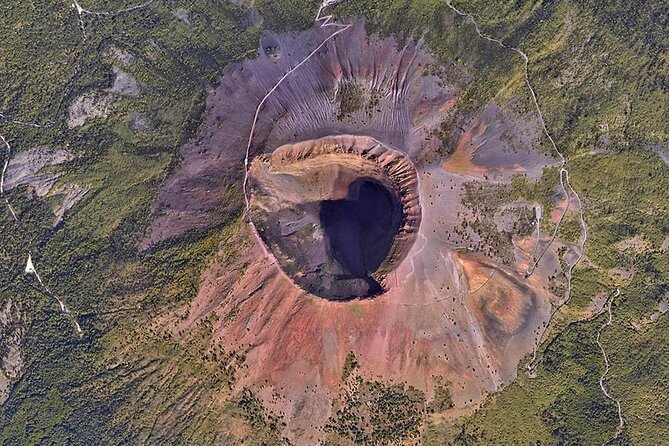 Discovering the Vesuvius - VIP tour / Small group - Walking the crater rim with about 90 minutes at the summit