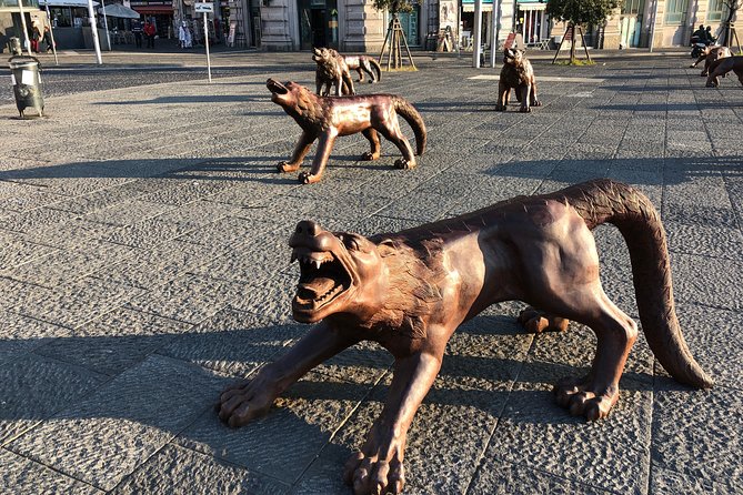 Elena Ferrante Tour (My Brilliant Friend) - Starting at Piazza Garibaldi at 9 a.m.