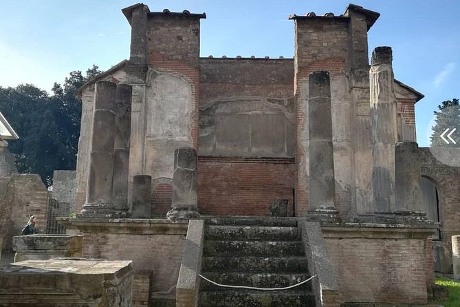 Explore and Experience Pompeii - Starting at Piazza Esedra in Pompeii