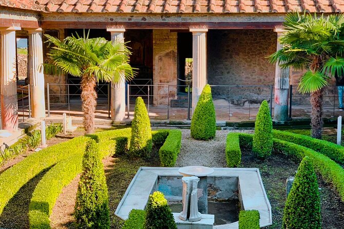 Explore Pompei Ruins with your Private Archaeologist - Entering Pompeii from Piazza Porta Marina