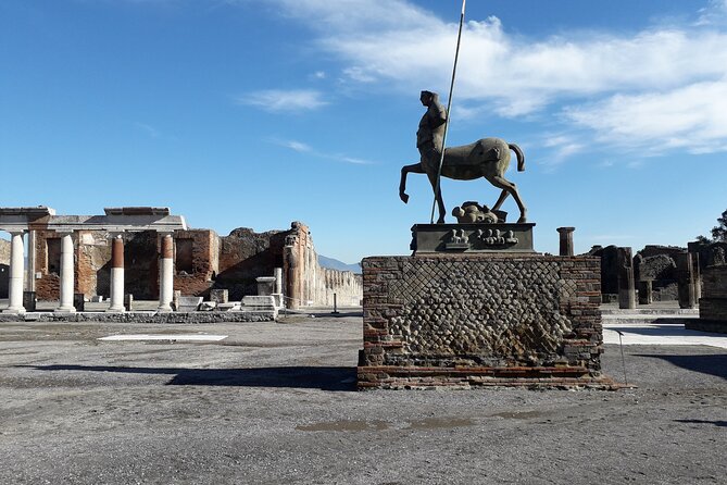 Exploring Pompeii - Thermal baths and the shared social world