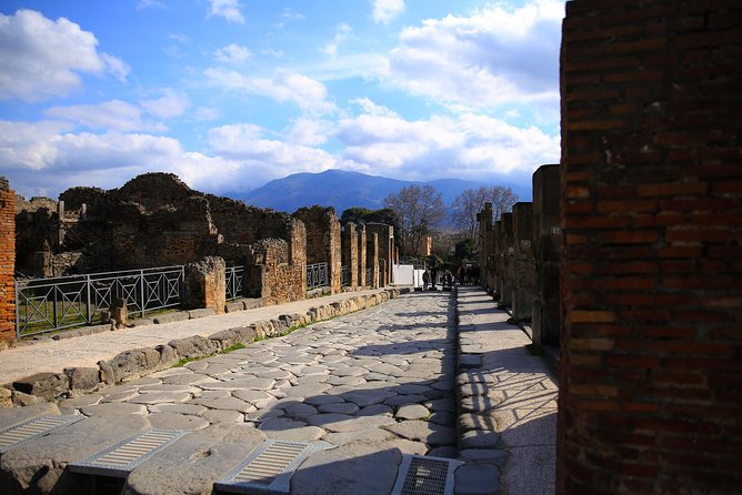Fast Access Exclusive Private Ancient Pompeii Half Day Tour with Local Guide - Odeon, the smaller theater with a different role