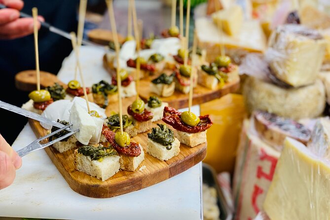 Flavors of Naples Decumani Street Food and Sightseeing Tour - Why this Naples food tour works so well