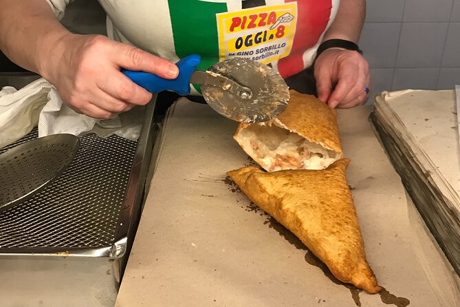 Flavors of Naples Decumani Street Food and Sightseeing Tour - Music, churches, and stories between bites