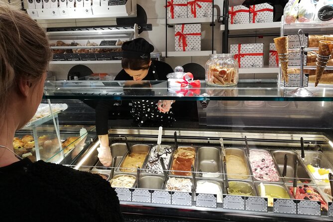 Flavors of Naples Decumani Street Food and Sightseeing Tour - Guide style and group size matter