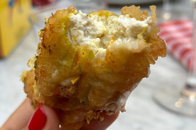 food Tour in the Spanish Quarter of Naples - Salumeria: starting with Naples on a slice of bread