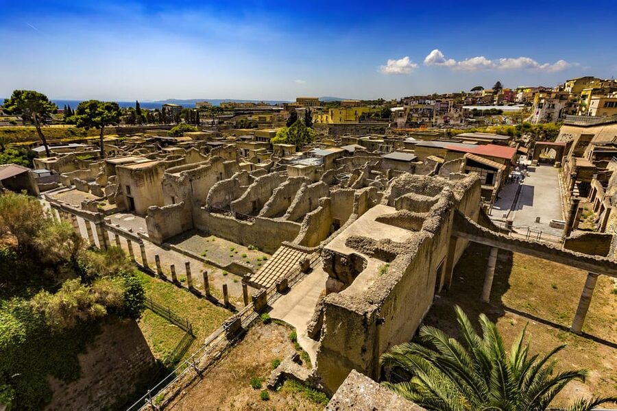 From Naples: Archeological day to Pompeii and Herculaneum - The full day at a glance