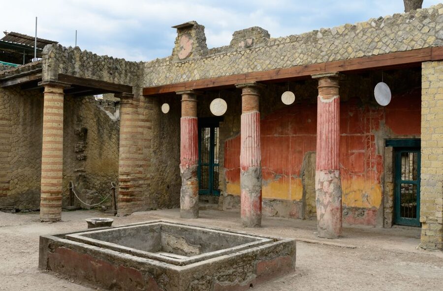 From Naples: Herculaneum Skip-the-Line Guided Tour - Entering Herculaneum with priority access
