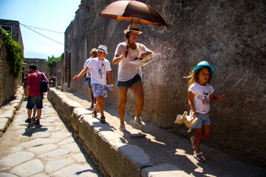 From Naples: Pompeii & Amalfi Coast Full-Day Trip - Pompeii: two hours among Roman streets