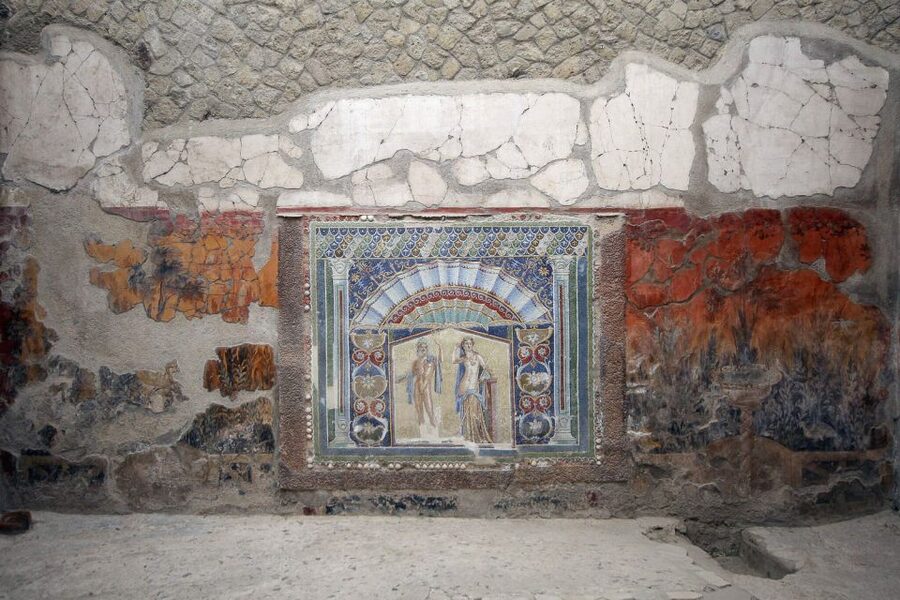 From Naples: Pompeii and Herculaneum Tour with Lunch - Who should book this day trip?