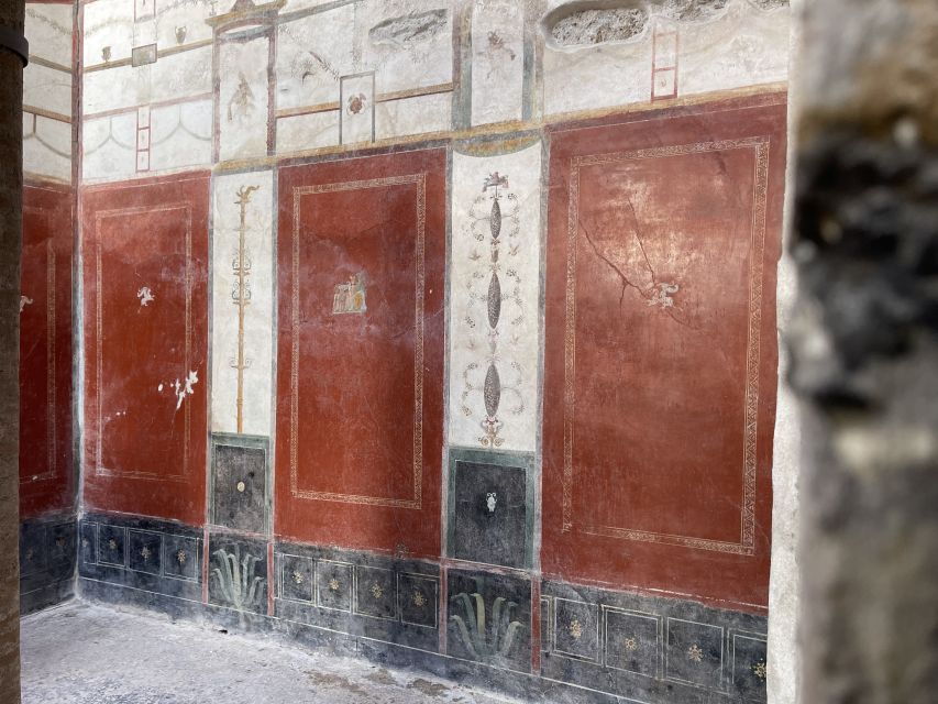 From Naples: Pompeii Guided Tour with Skip-the-Line Tickets - Baths, theaters, bakeries, and homes