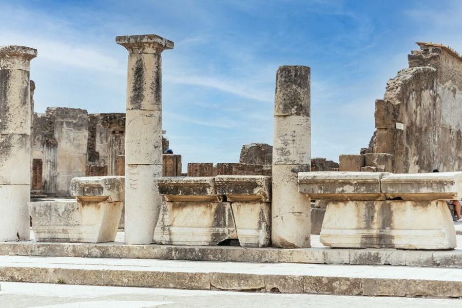From Naples: Pompeii Ruins & Mount Vesuvius Day Tour - Pizza near Pompeii, with a little room for patience