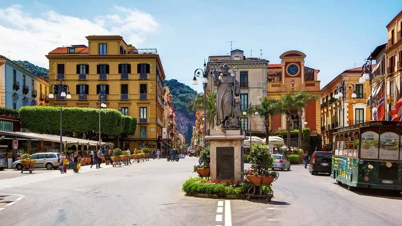 From Naples: Sorrento, Positano and Amalfi Tour - Guides, drivers, and the small-group question