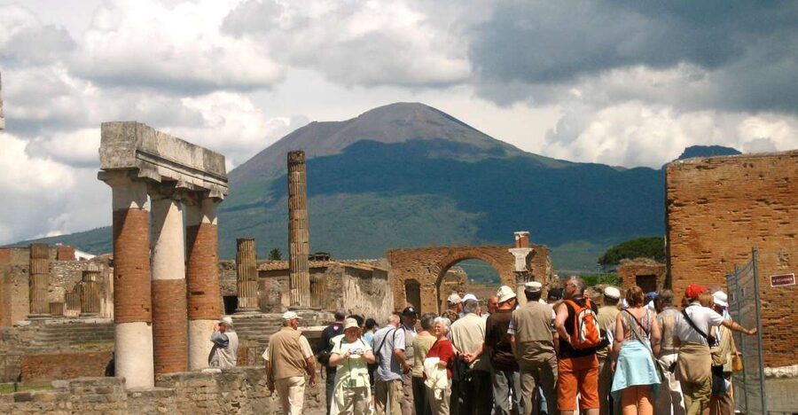 From Naples: Transfer to Positano with Pompeii Guided Tour - Why this transfer makes sense on a Naples travel day