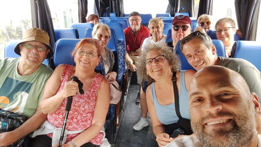 From Naples: Vesuvius Easy Tour - Is the vehicle really deluxe?