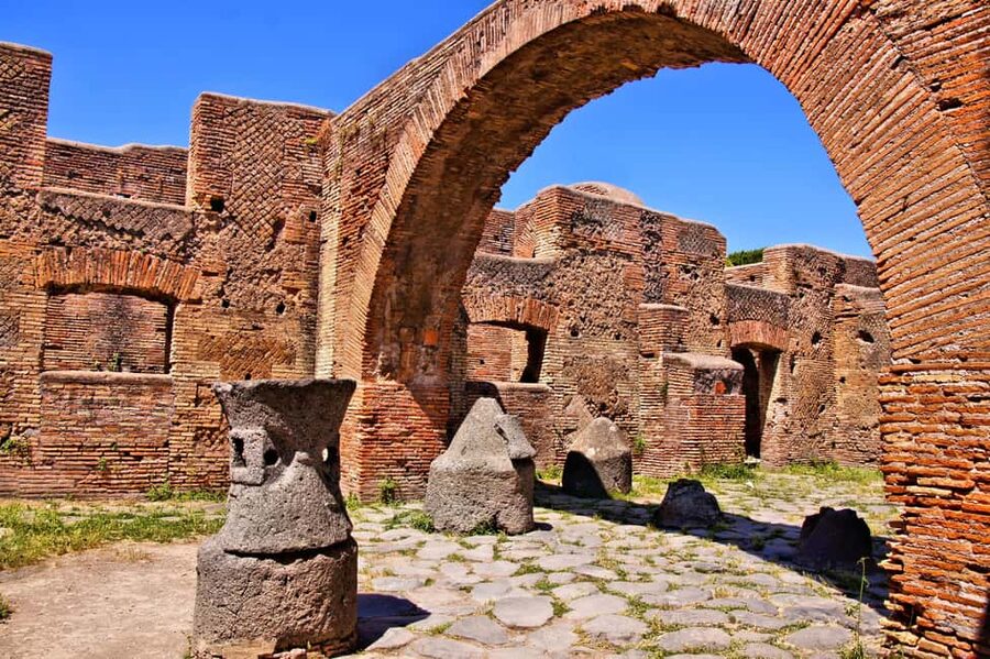 From Salerno_Pompeii Express: bus transfer+entrance ticket - The frescoes, theatres, baths, and lupanar
