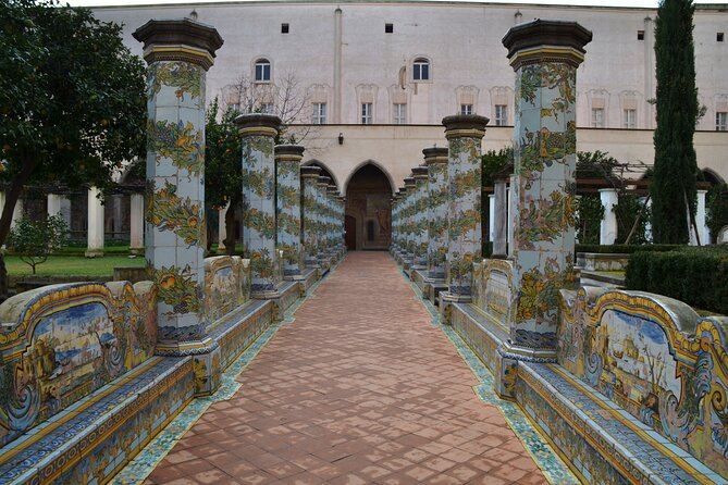 Guide tour in Naples downtown with an art expert - Santa Chiara: a quieter 30-minute pause