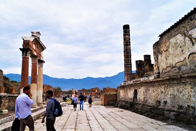 Guided Private Tour in Pompeii - Basilicas, Apollo, and the Roman Forum
