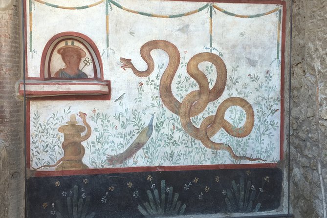 Guided tour of Pompeii - Roman Streets, Shops, and Public Baths