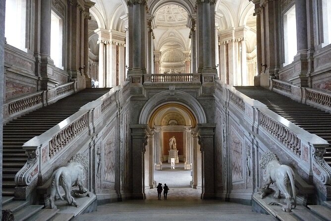 Guided tour of the Royal Palace of Caserta with an art expert - Meeting your official art expert at Piazza Carlo di Borbone