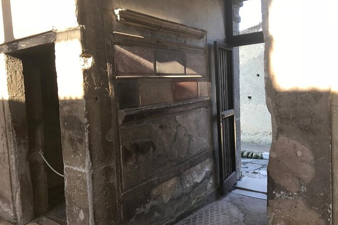 Herculaneum - Private Tour (skip-the-line admission included) - Why Herculaneum feels different from Pompeii