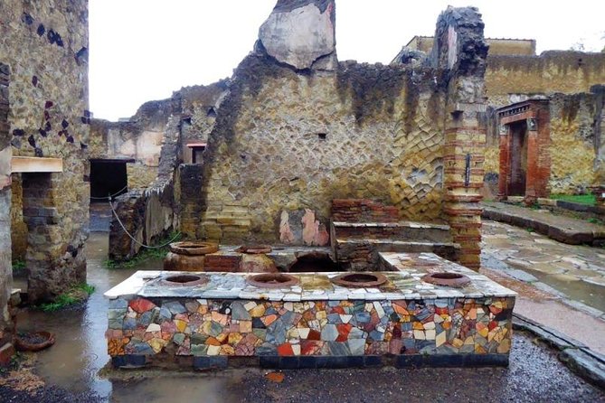 Herculaneum Private Tour with an Expert Archaeologist - A private tour that leaves room for questions