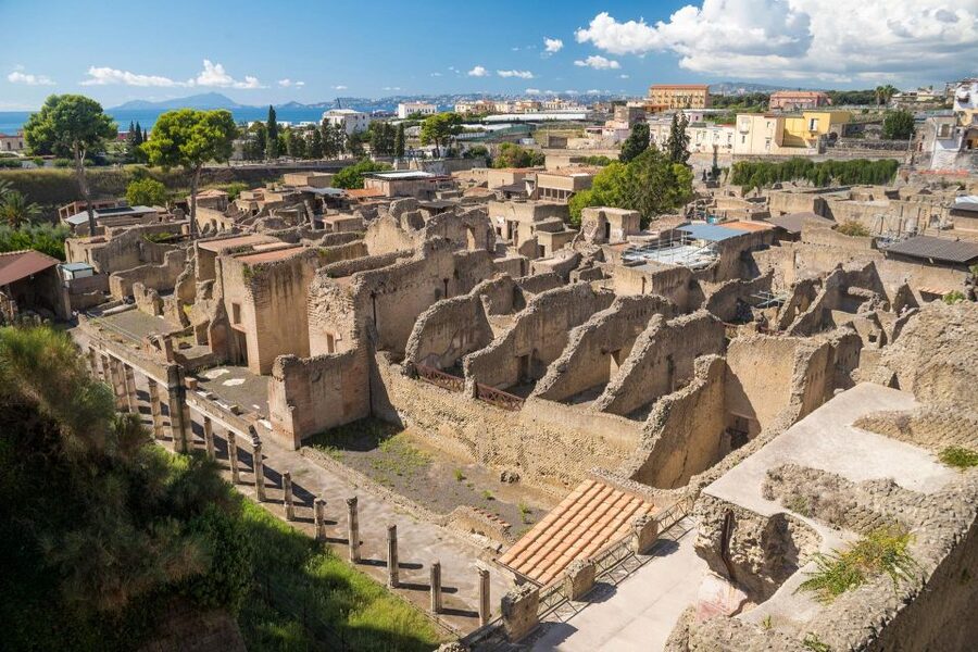 Herculaneum: Skip-the-Line Entry Ticket with Audio Guide - Why Herculaneum feels different from Pompeii