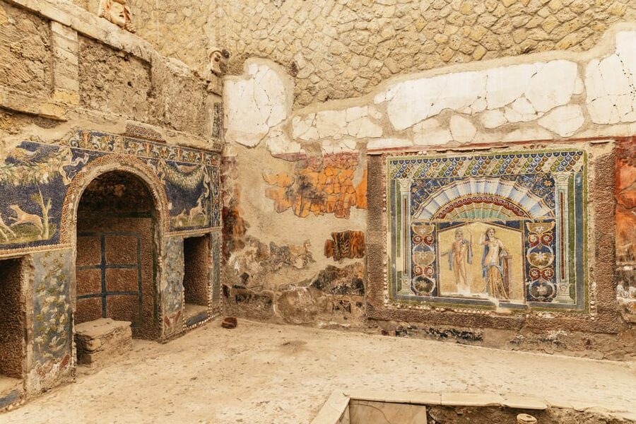 Herculaneum: Skip-the-Line Guided Tour with Archaeologist - The House of Neptune and Amphitrite