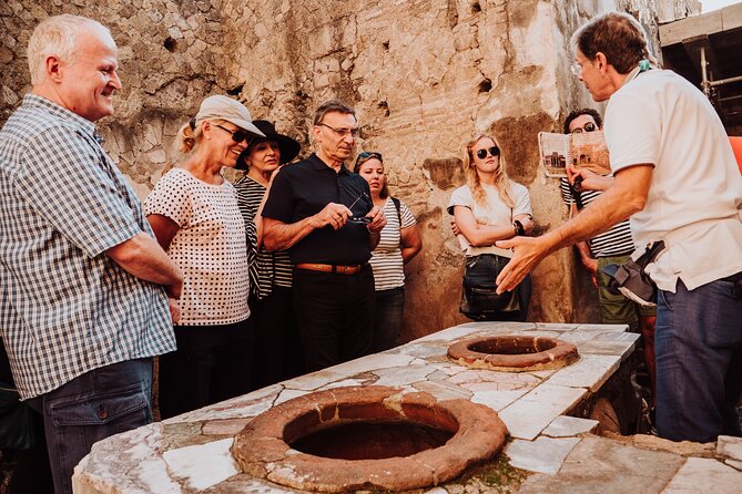 Herculaneum Small Group Tour and Ticket With an Archaeologist - Why Herculaneum rewards a guided visit
