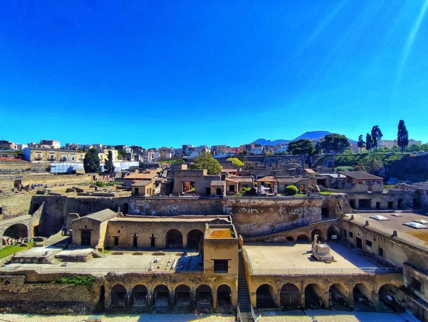 Herculaneum with an Archaelogical Guide & Ticket - Why Herculaneum feels different from Pompeii