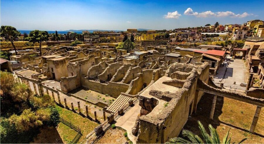 Herculaneum with an Archaelogical Guide & Ticket - Starting at Bar Kontatto in Sorrento